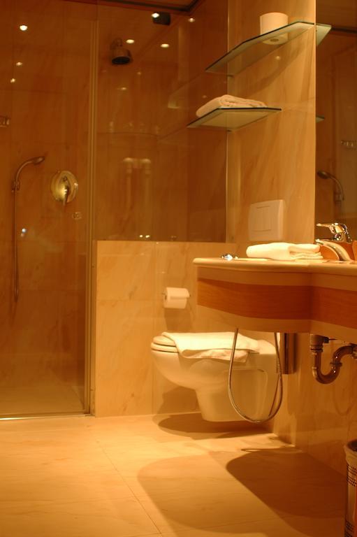 Hotel St John Десио Стая снимка