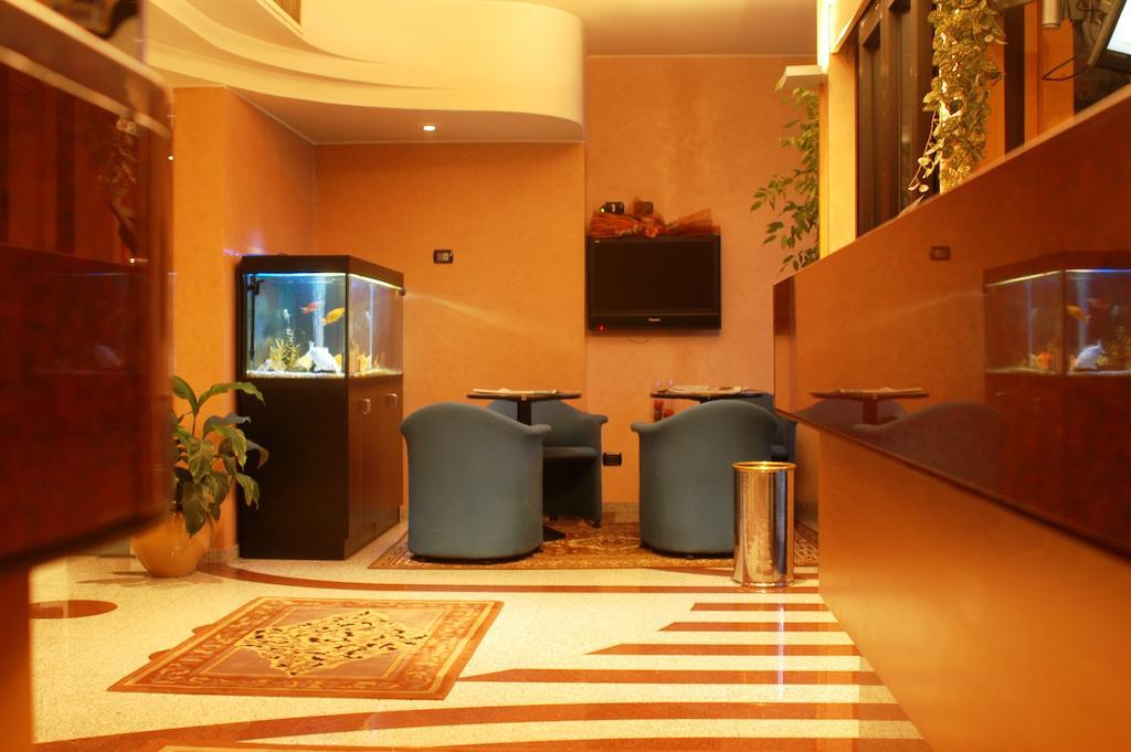 Hotel St John Десио Екстериор снимка